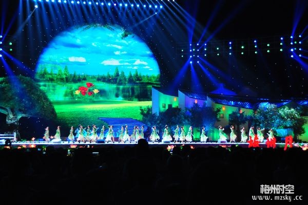 “梅州月 中华情”2013央视中秋晚会 之 海上明月