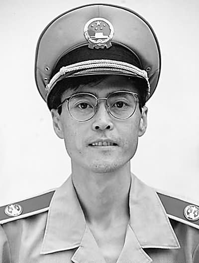 谭彦