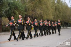 爱在军营：集体出嫁